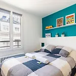 Stylish Paris Apartment Near Louvre & Notre-Dame