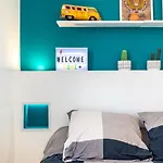 Stylish Paris Apartment Near Louvre & Notre-Dame
